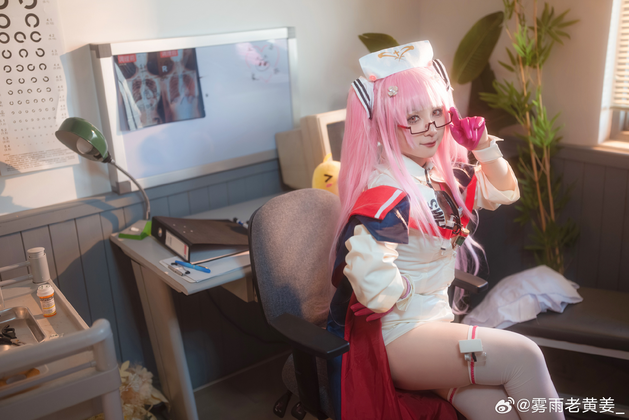 指挥官怎么又来了？嗯？你说今天是周一浑身不舒服