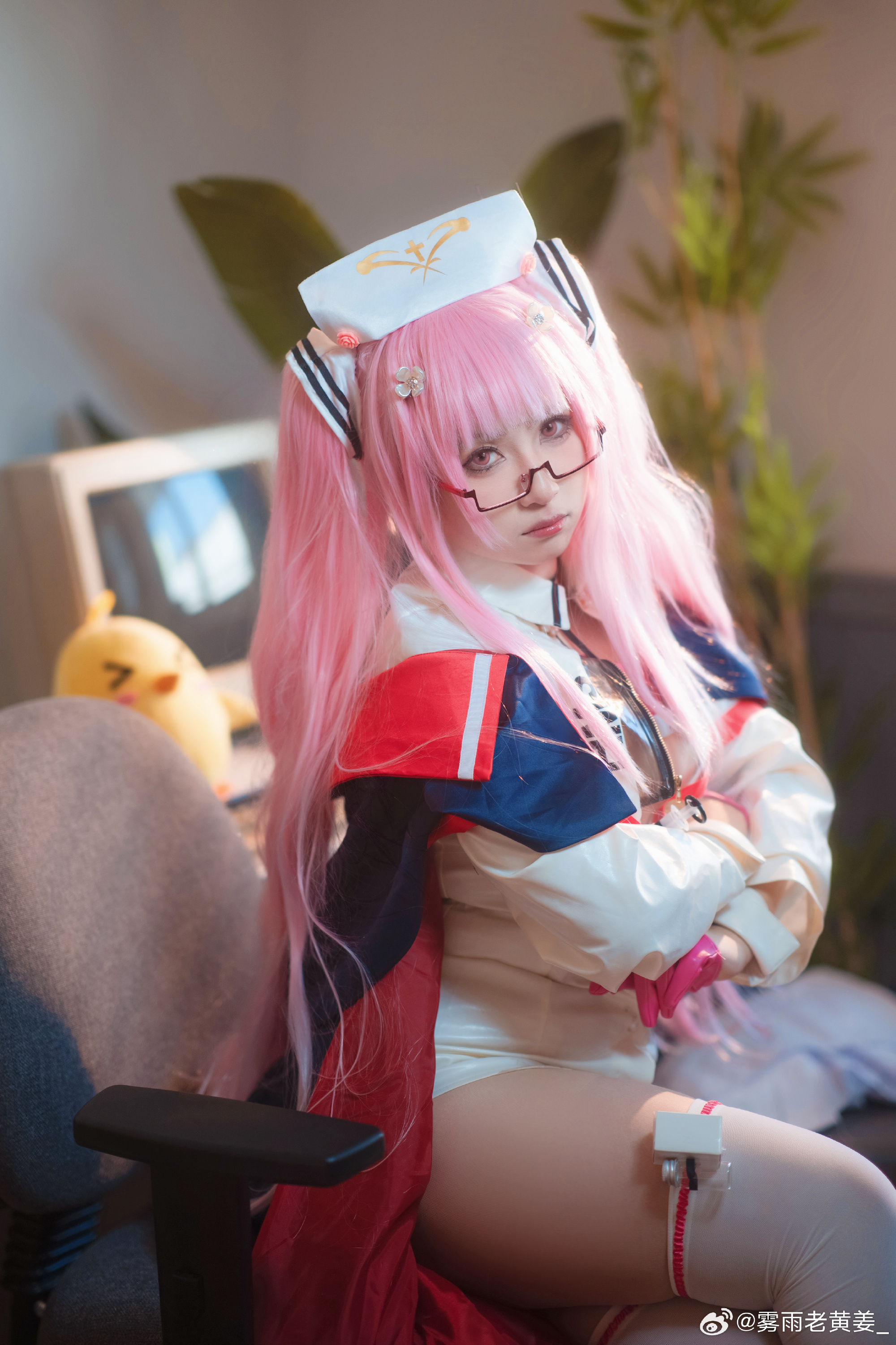 指挥官怎么又来了？嗯？你说今天是周一浑身不舒服