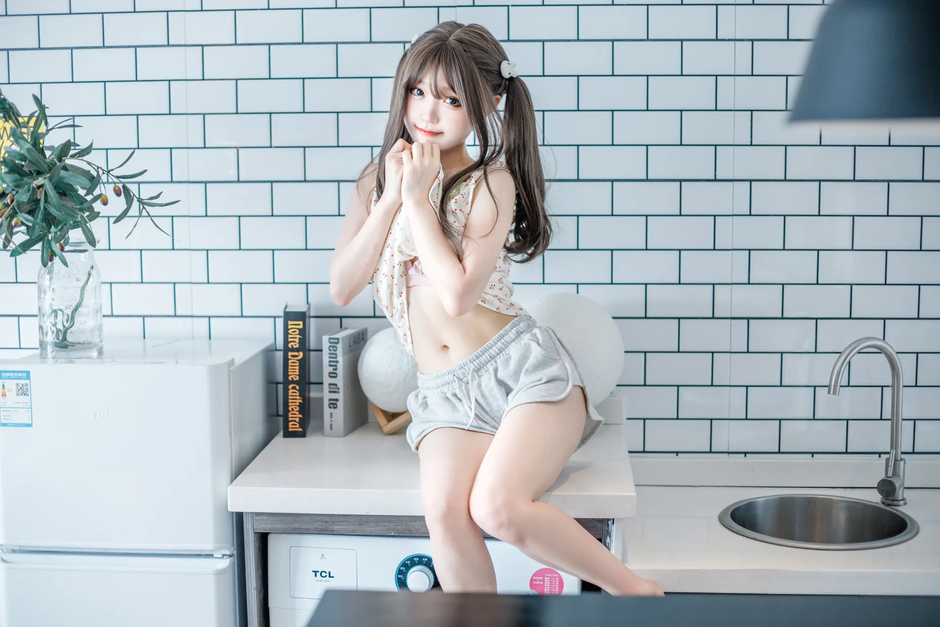 神沢永莉 – 写真 – 黄色吊带睡衣兔兔[22P – 156.6MB]
