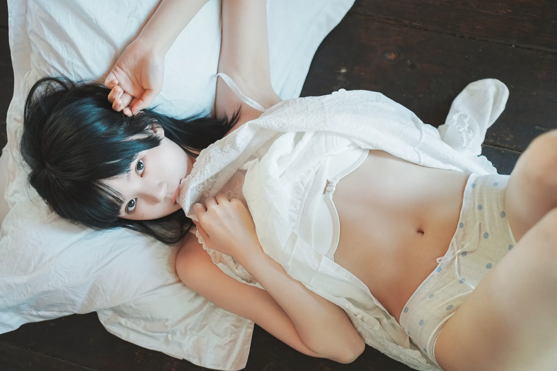 桜桃喵 –  写真 – 森[34P – 134.67MB]