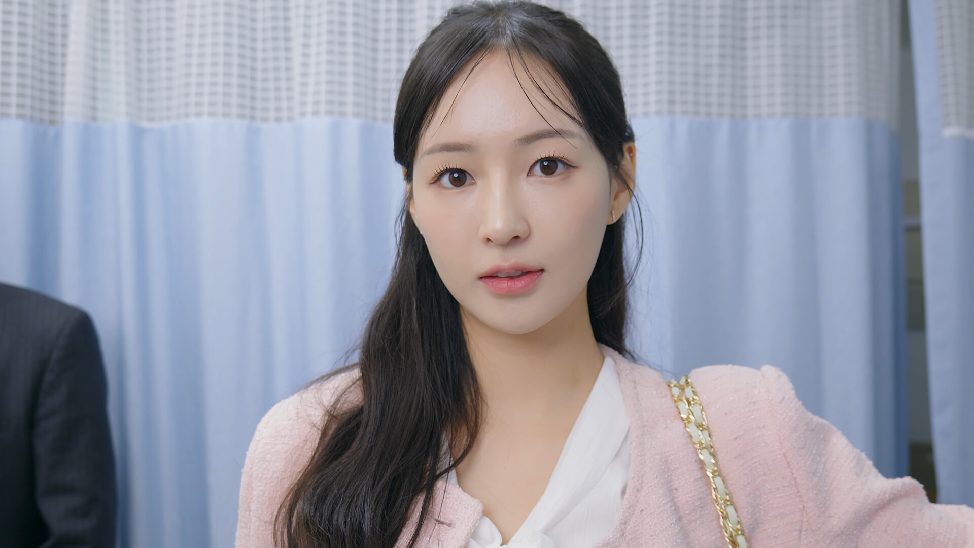 2025111911023936.jpg 阿西, 美女室友竟然…?2/Five Hearts Under One Roof season2