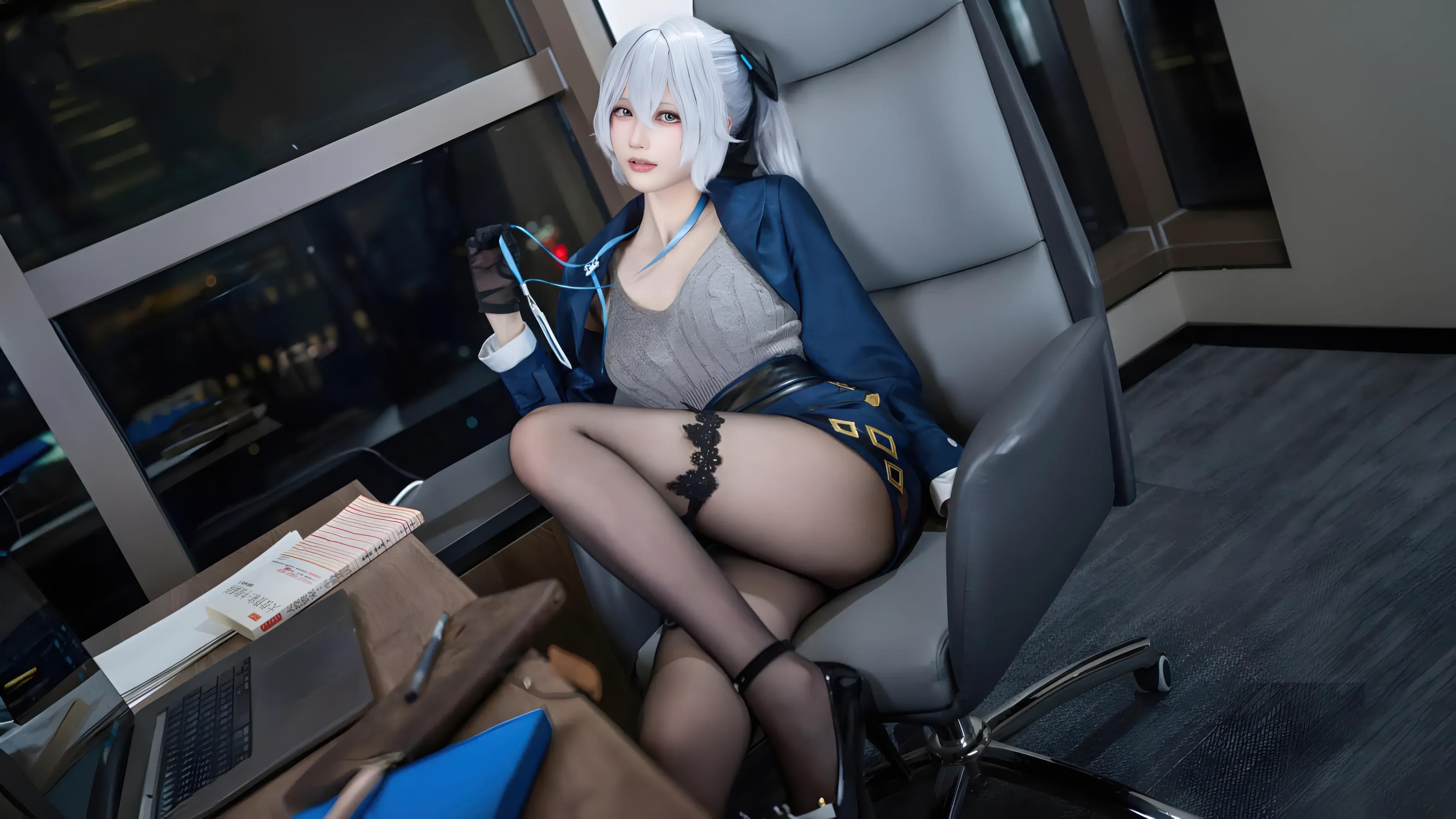 花兮_honoka 崩坏·星穹铁道 布洛妮娅 大鸭鸭,银鬃铁卫统领的都市秘影与光影诗篇 花兮_honoka 崩坏·星穹铁道 布洛妮娅 大鸭鸭,银鬃铁卫统领的都市秘影与光影诗篇