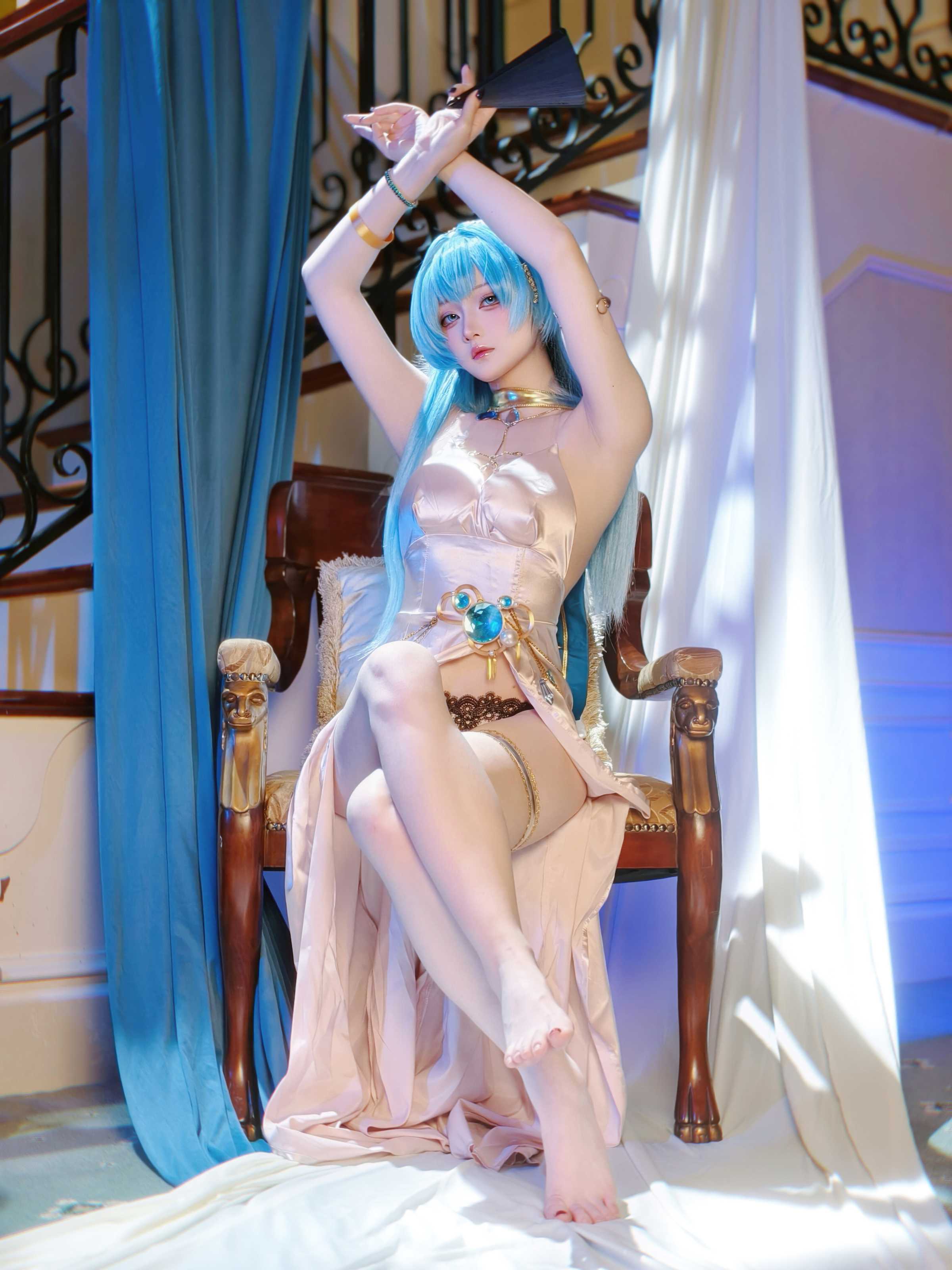 屿鱼Yukako Nikke胜利女神 海伦礼服，光影交织下的蔚蓝诗篇与未来幻想