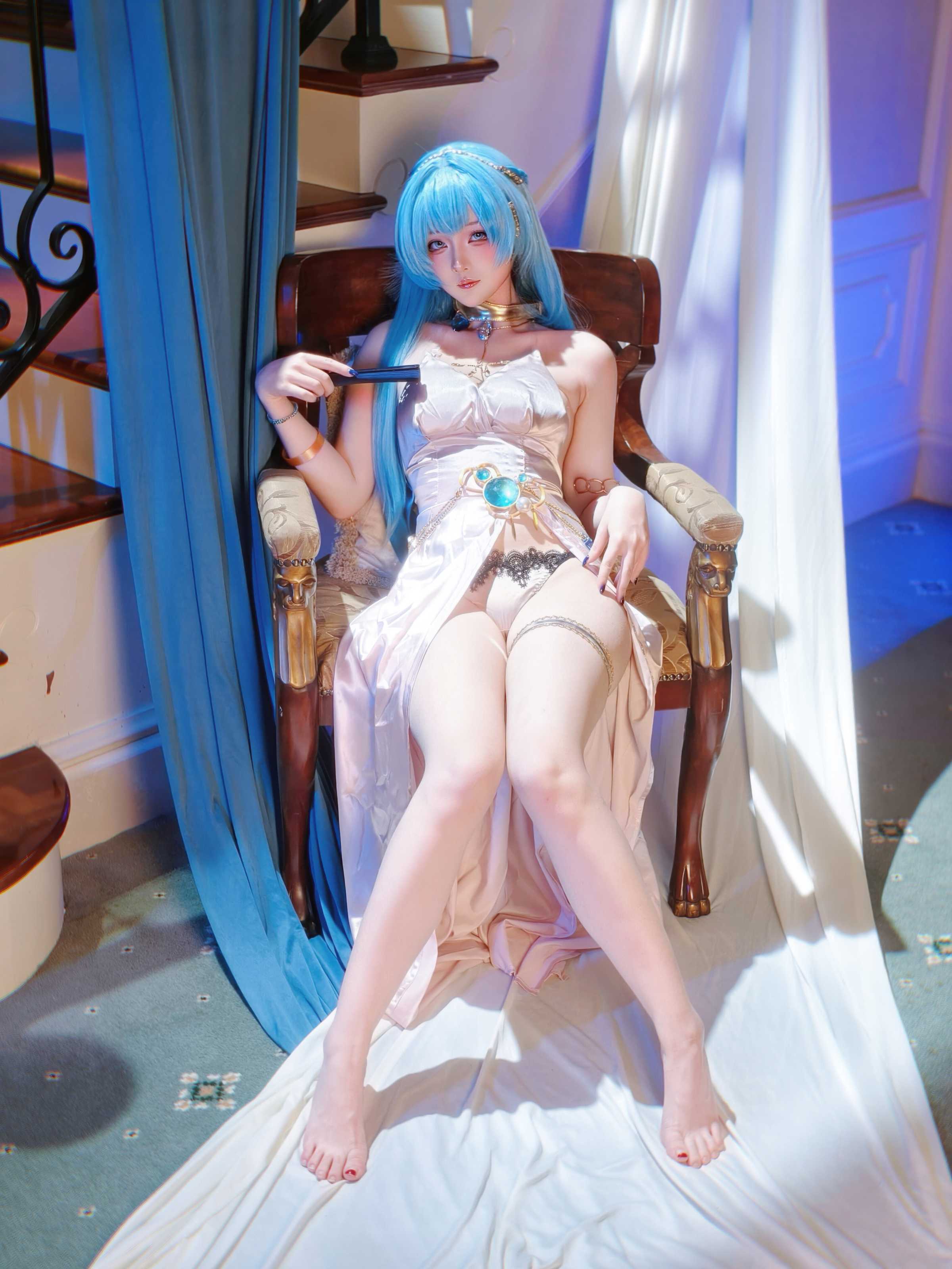 屿鱼Yukako Nikke胜利女神 海伦礼服，光影交织下的蔚蓝诗篇与未来幻想