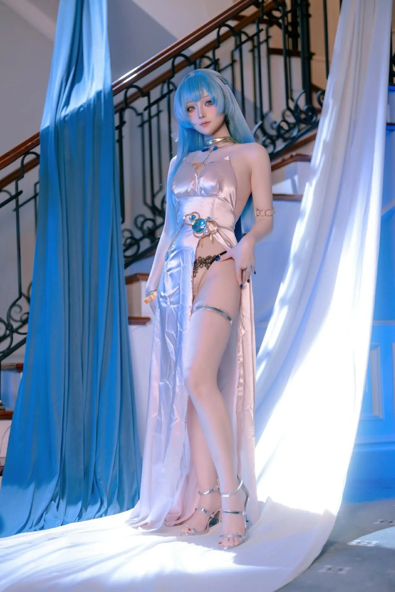 Cosplay｜屿鱼Yukako – 胜利女神：妮姬 海伦 礼服