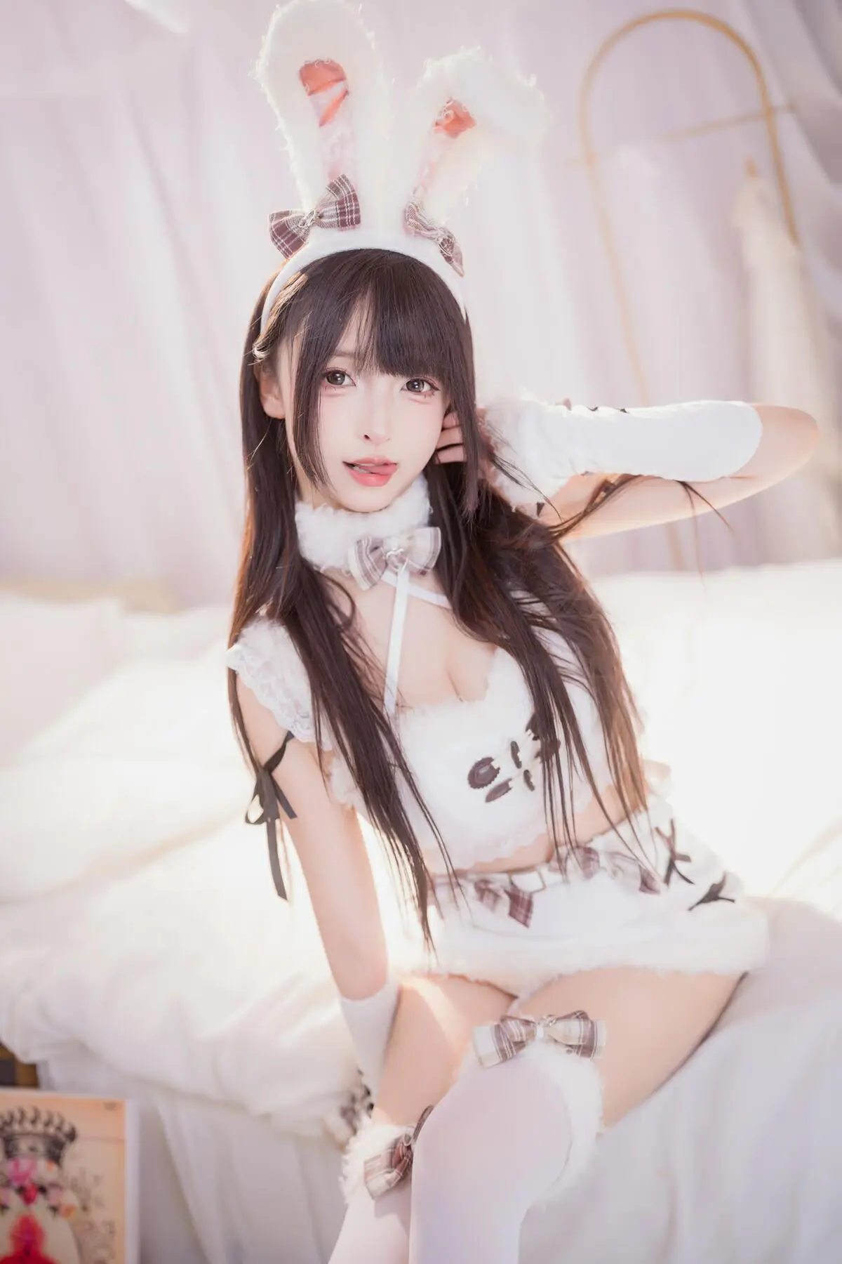 Cosplay｜神楽坂真冬 – 第五季 序号87：毛绒白兔