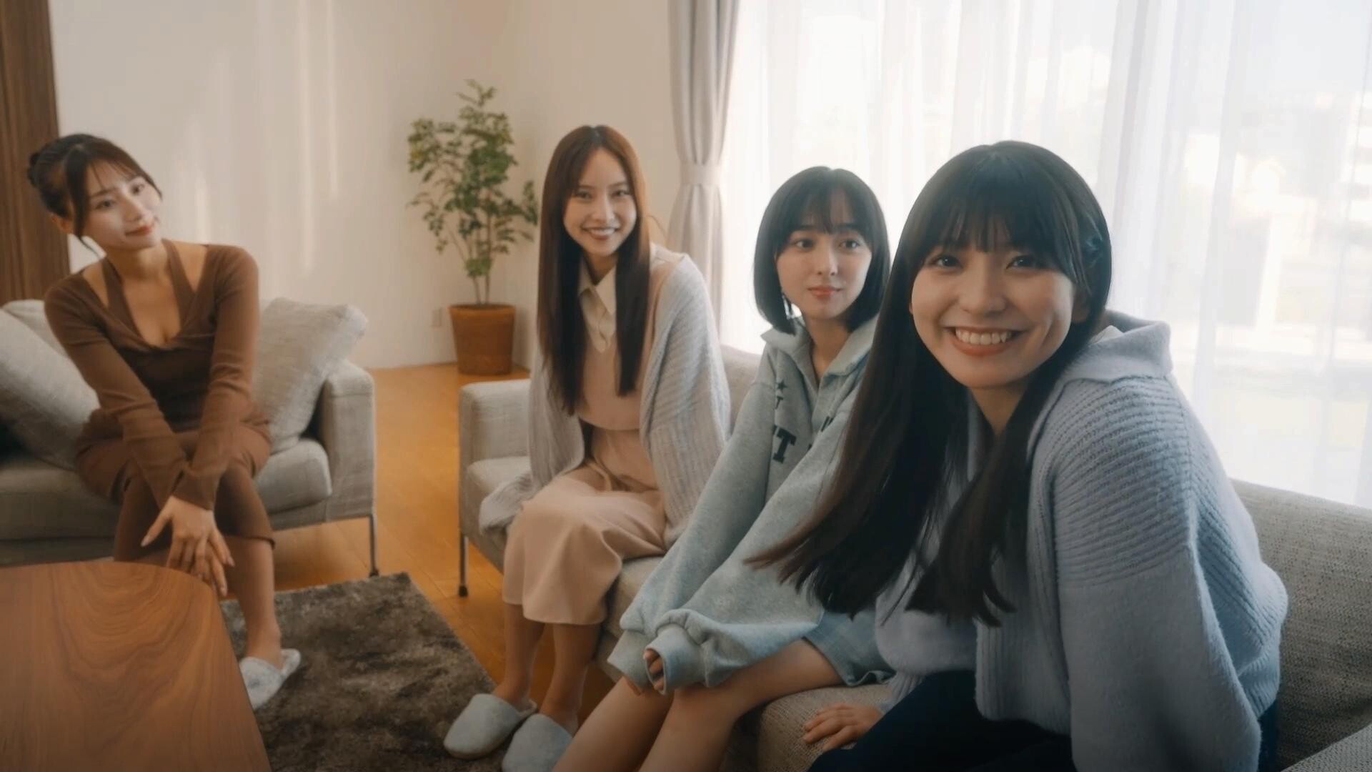 嘟嘟嘟~恋爱信号响不停,美女室友们教我如何淡定?/Roommates, Romance, and Ringing Hearts 嘟嘟嘟~恋爱信号响不停,美女室友们教我如何淡定?/Roommates, Romance, and Ringing Hearts