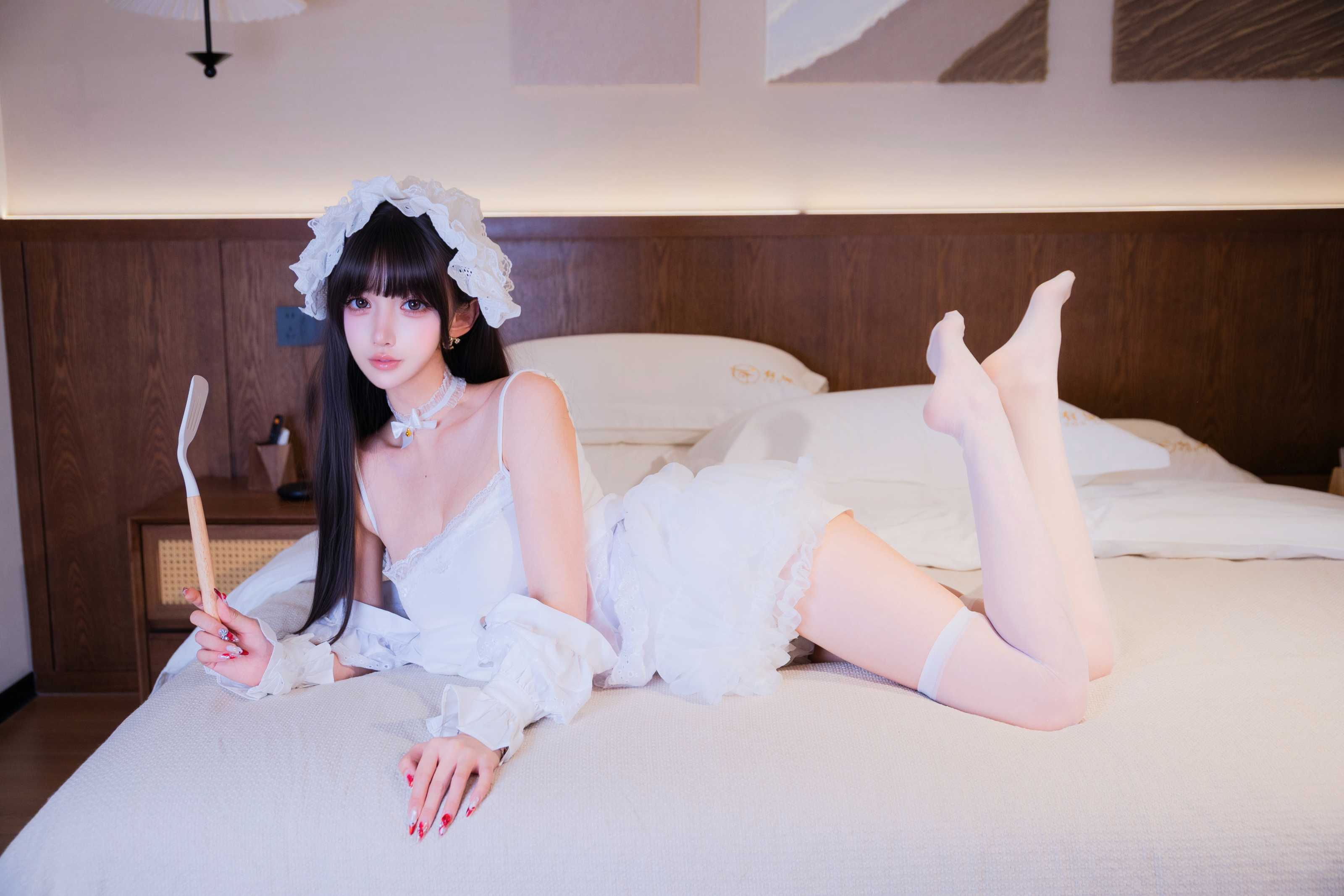 过期米线线喵 厨娘女仆，揭秘春日私房写真从构思到成片的唯美创作之旅