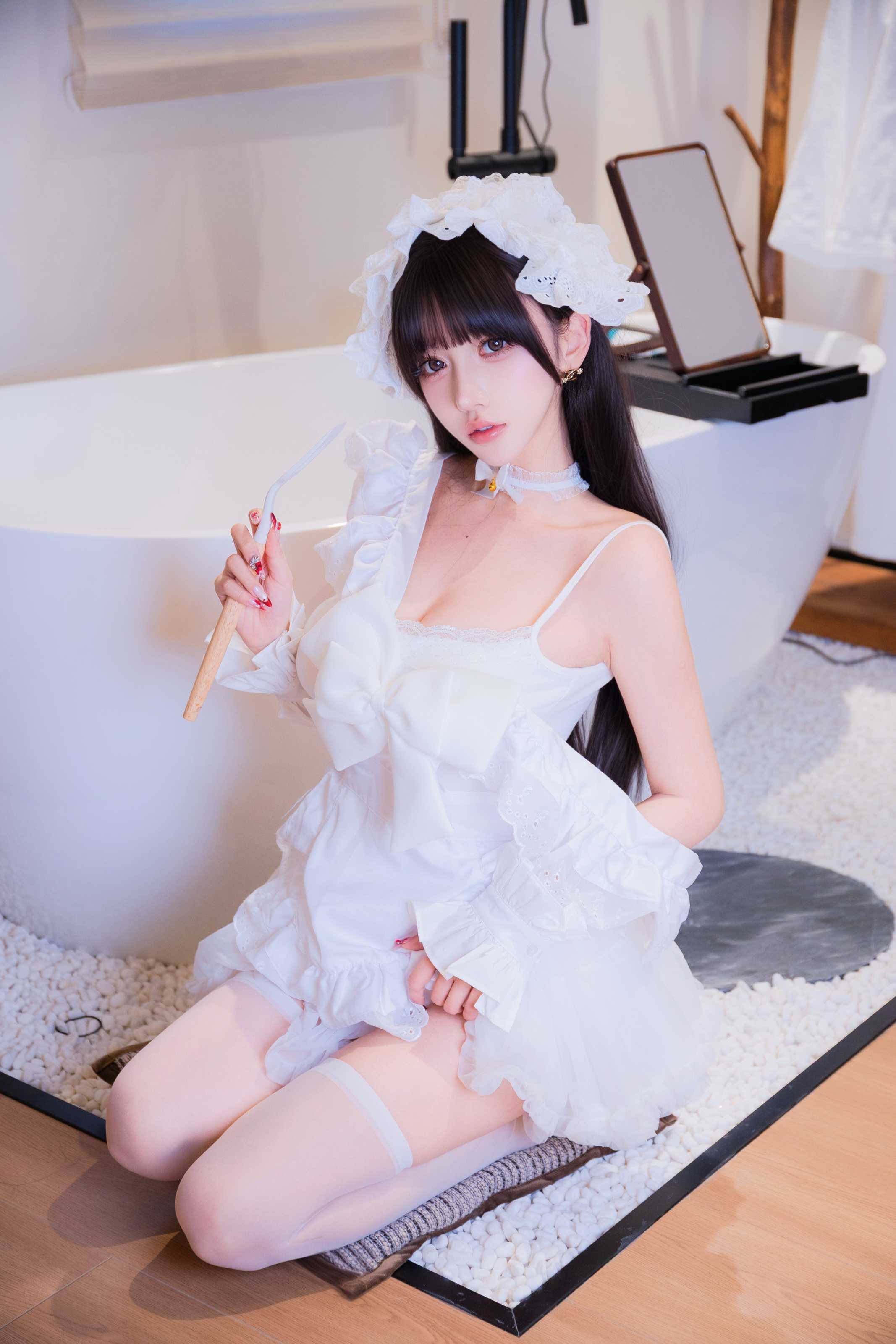 过期米线线喵 厨娘女仆，揭秘春日私房写真从构思到成片的唯美创作之旅