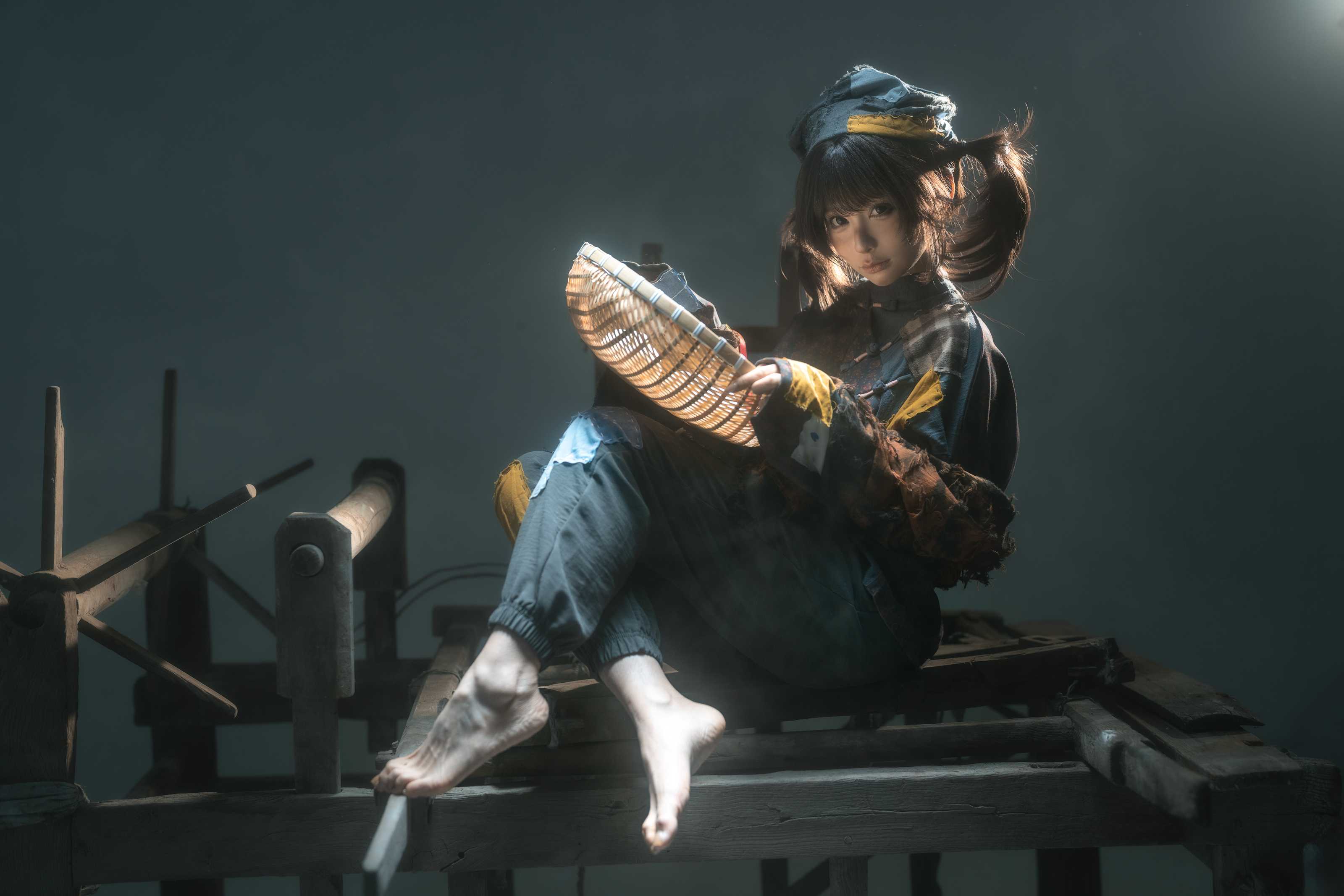 蠢沫沫 小乞丐在线看图，破旧衣衫下的灵动双眸与光影交织的叙事诗篇