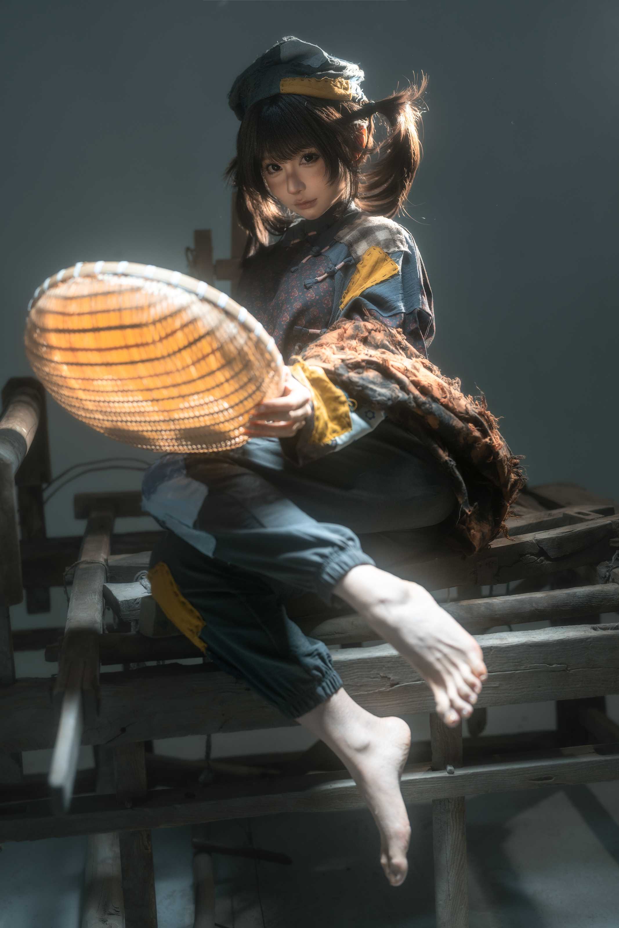 蠢沫沫 小乞丐在线看图，破旧衣衫下的灵动双眸与光影交织的叙事诗篇