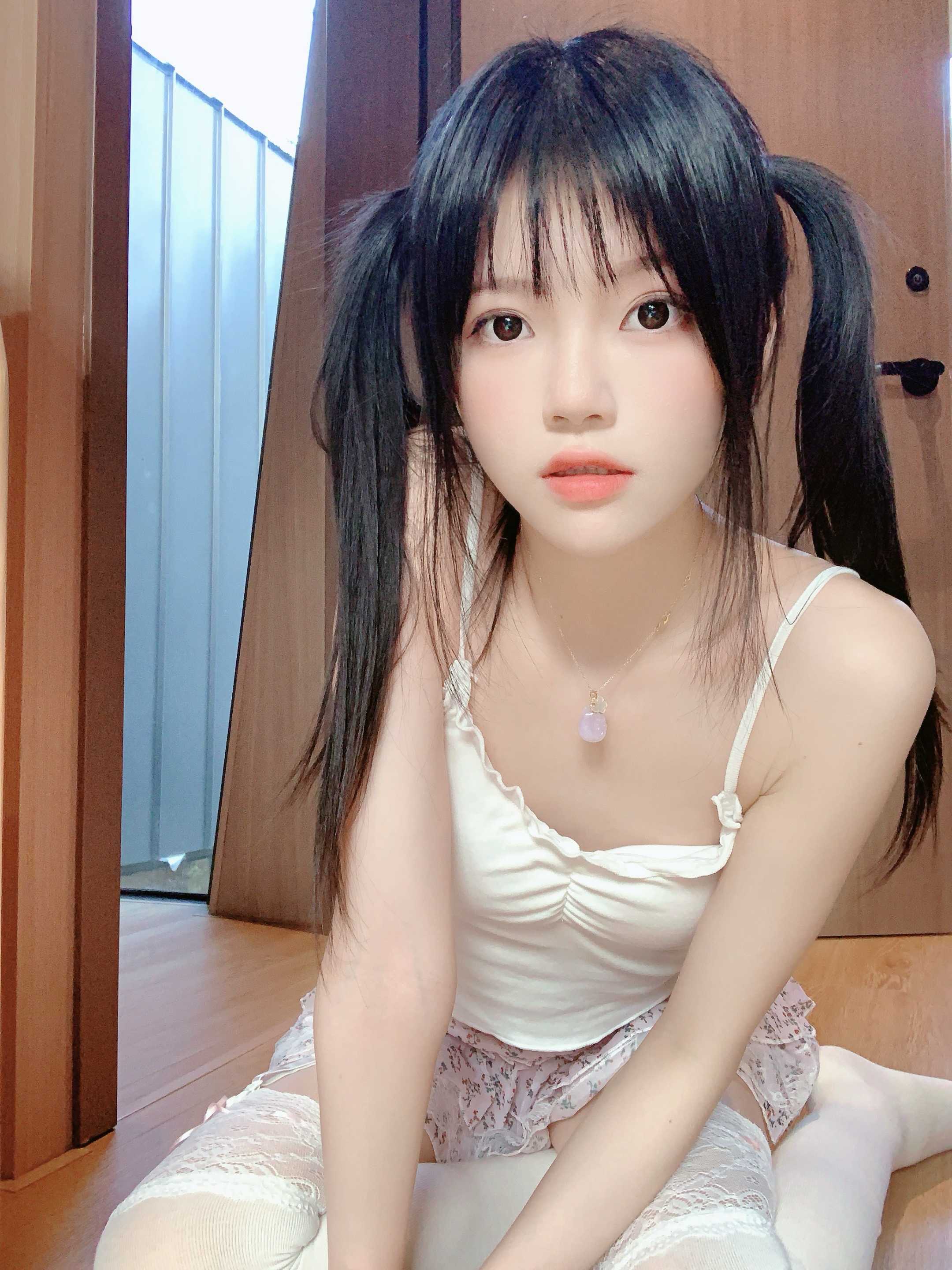 桜桃喵 碎花 自拍，春日光影下的灵动捕捉与清新少女写真摄影故事全记录