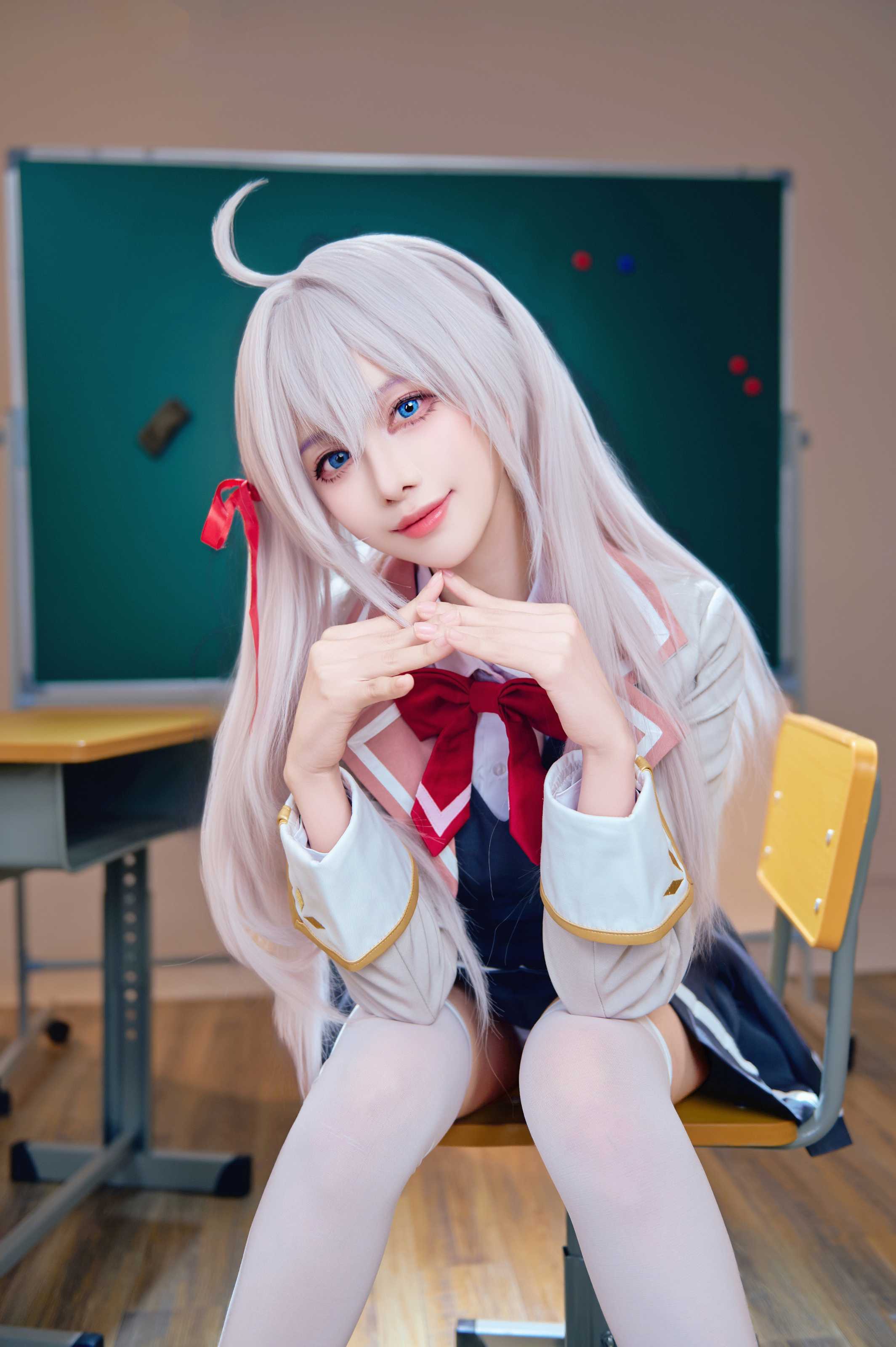 Shika小鹿鹿 艾莉同学,光影交织下的纯真与魅惑写真故事全记录 Shika小鹿鹿 艾莉同学,光影交织下的纯真与魅惑写真故事全记录