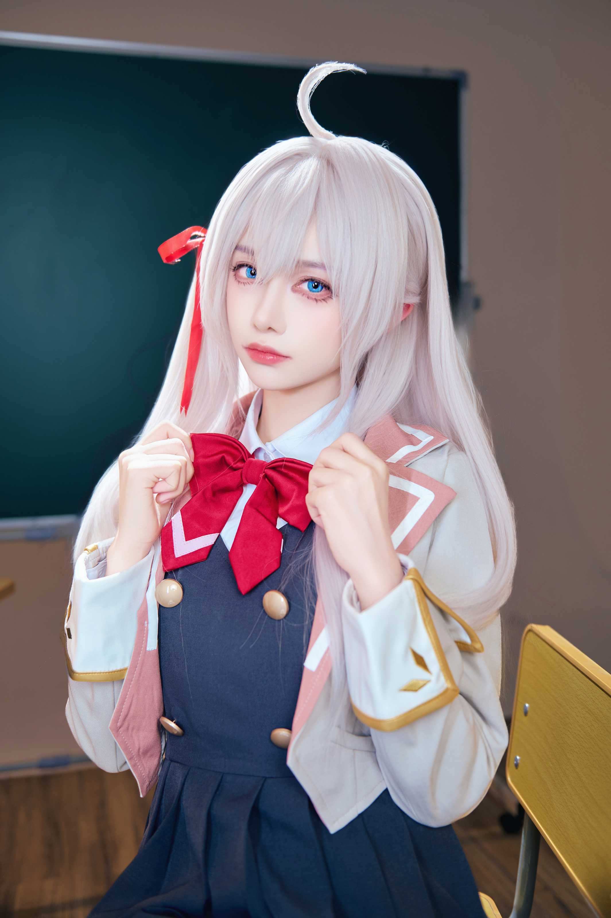 Shika小鹿鹿 艾莉同学,光影交织下的纯真与魅惑写真故事全记录 Shika小鹿鹿 艾莉同学,光影交织下的纯真与魅惑写真故事全记录