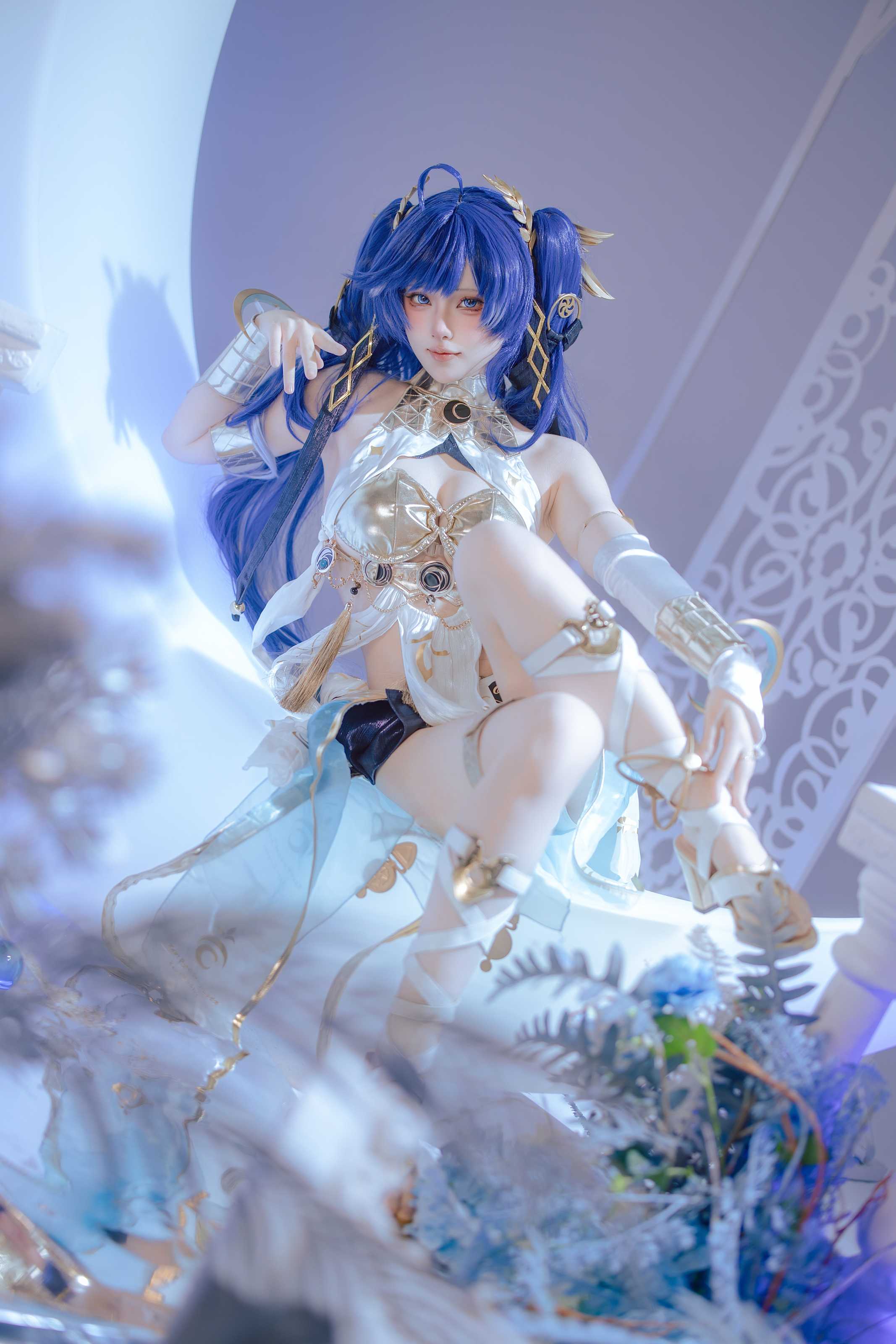 屿鱼Yukako 鸣潮 尤诺 原皮，光影交织下的异世旅人写真拍摄全记录