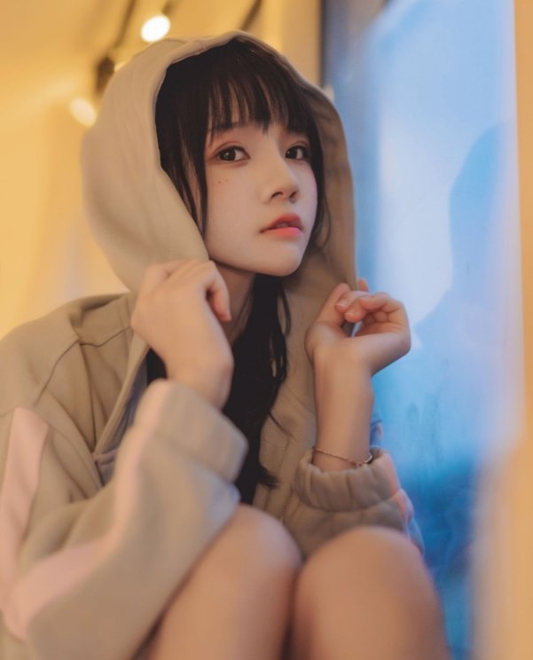 甜甜的出现一下