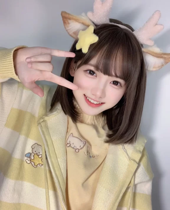 这个冬天要幸福呀,小乖。今天穿的好像个奶黄包哦!