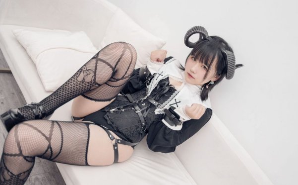 阿半今天很开心_写真coser美图作品合集下载|持续更新