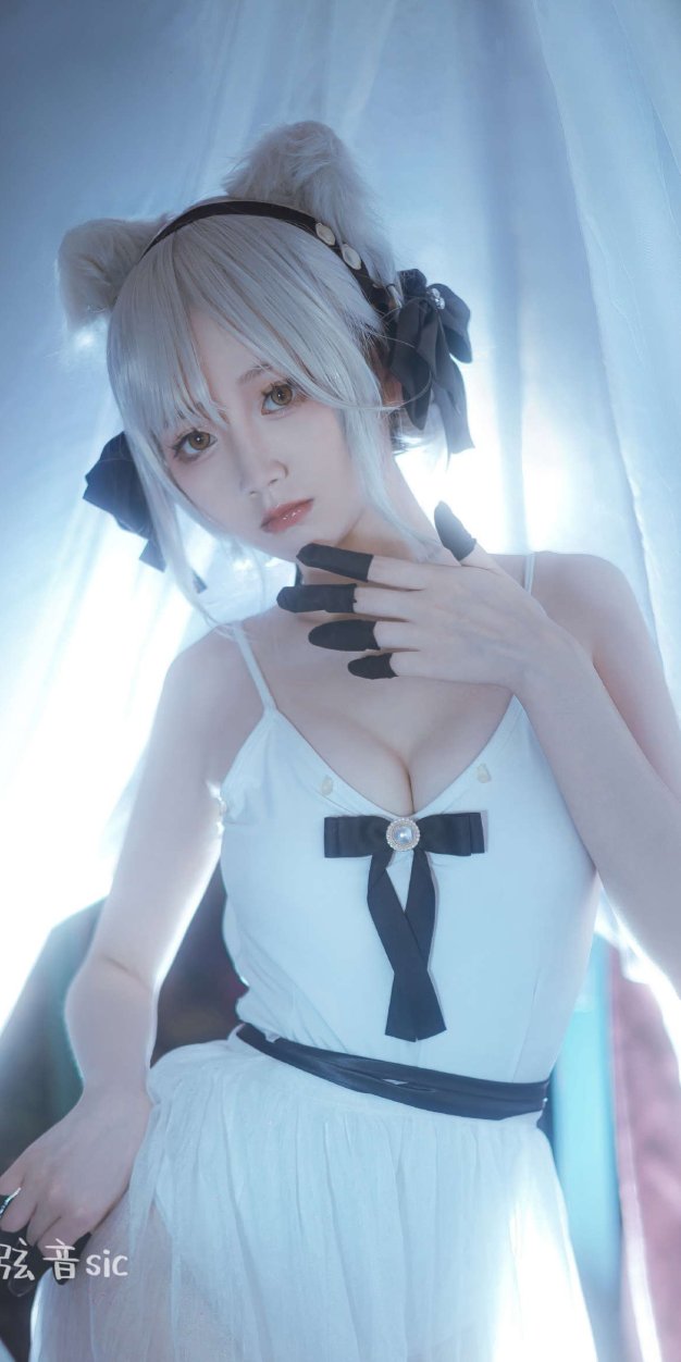 这套芭蕾又是早早做完衣服就开摆了捏 明日方舟 林雨霞