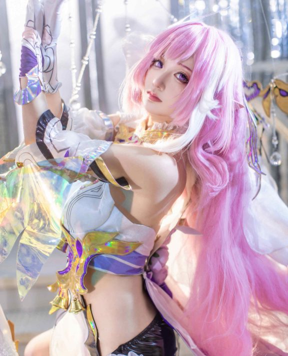 那花名为爱莉希雅……人之律者,爱莉希雅