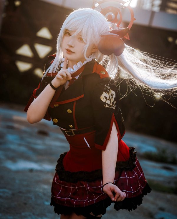 sensei,今天玩点什么?~~ 蔚蓝档案 浅黄睦月