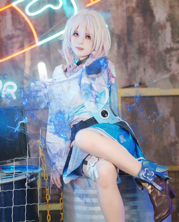 一度沉睡于恒冰,对过去一无所知的少女。崩坏星穹铁道 三月七