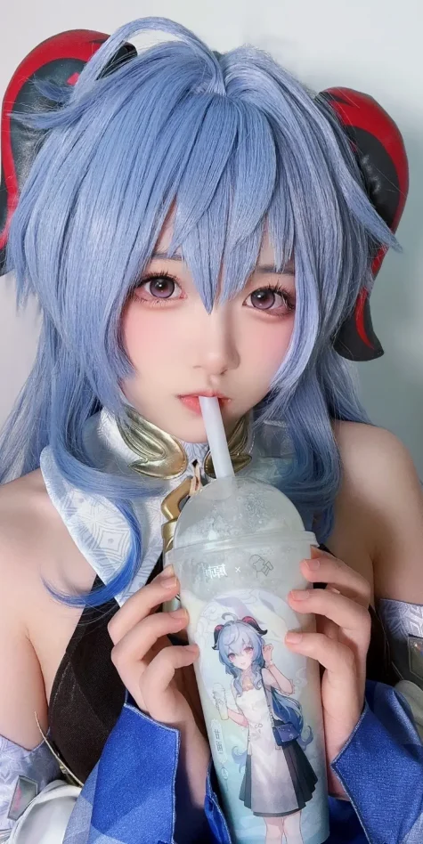 旅行者，你要来一杯吗？(❁´◡`❁)*喝奶茶变胖的话…我的分量……