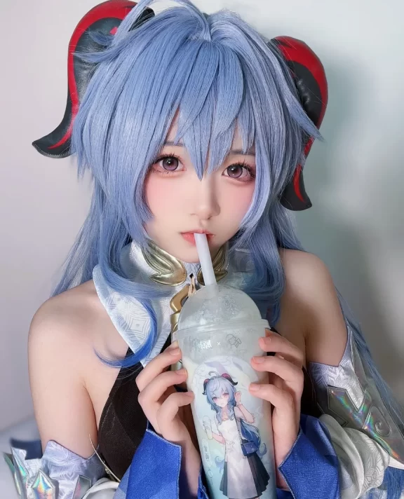 旅行者,你要来一杯吗?(❁´◡`❁)*喝奶茶变胖的话…我的分量……