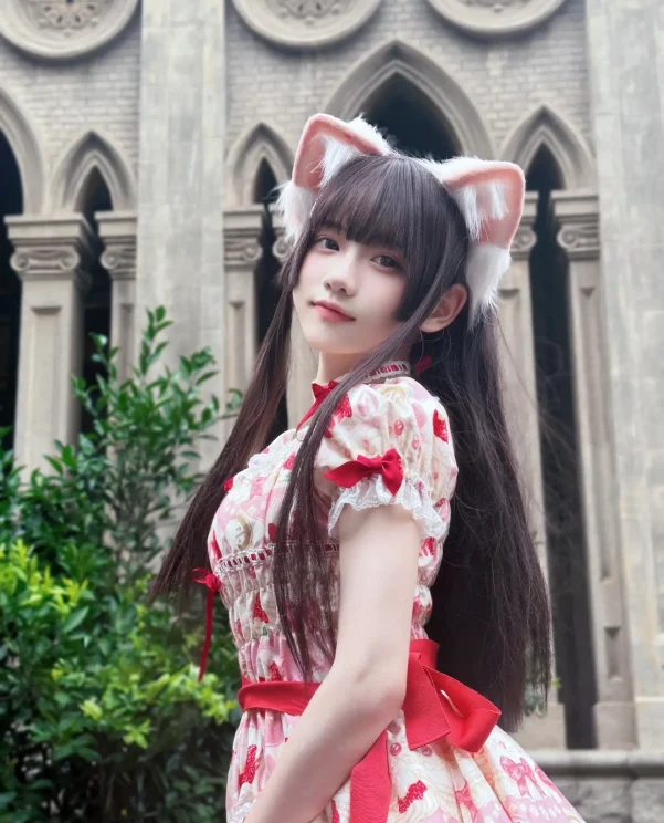 世界越热闹的时候。越觉得你应该在我身边