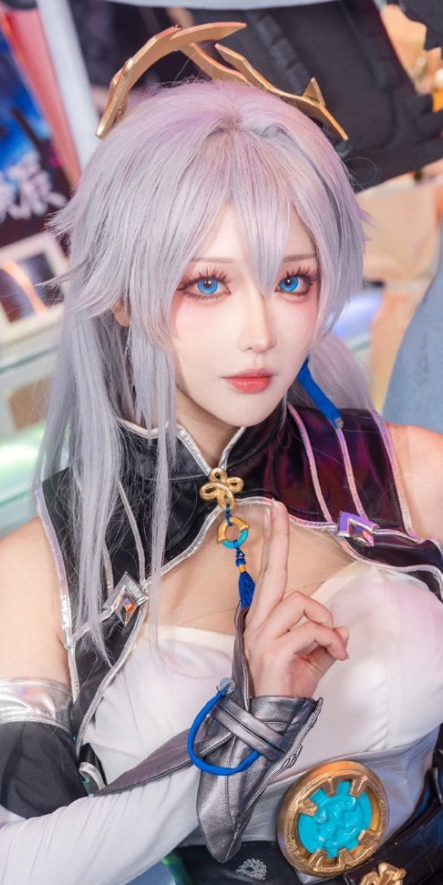 「天光云影，倒使你看得入神。太一·庚辰