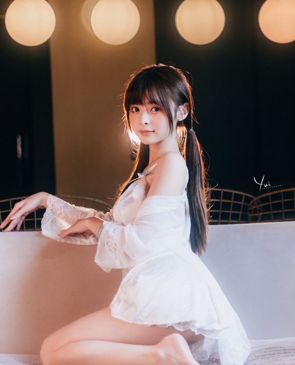 清河海风溶溶月色,共赏之人就在身侧