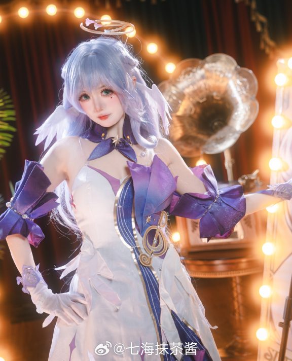 如果羽翼不幸残缺，那就把翅膀借给彼此