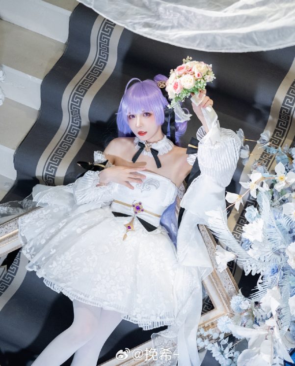 幸得识卿桃花面，从此阡陌多暖春