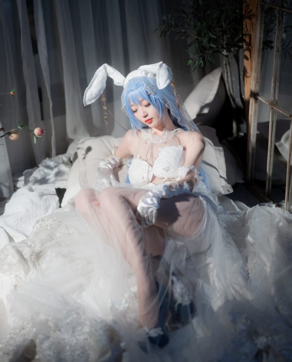 是花园兔子的婚纱皮呀~原谅我没有花园的万分之一可爱呜呜qwq