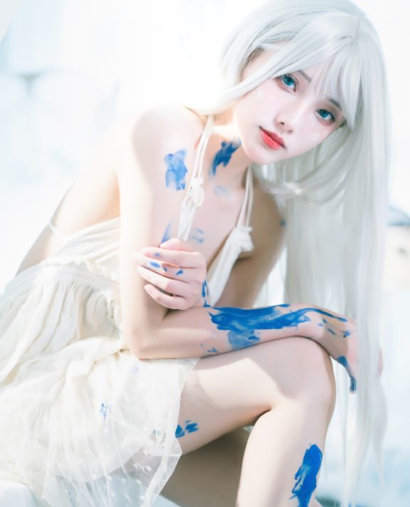 在我荒瘠的土地上,你是最后的玫瑰。