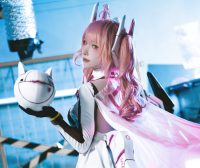 活在自己的热爱里而不是别人的眼光里