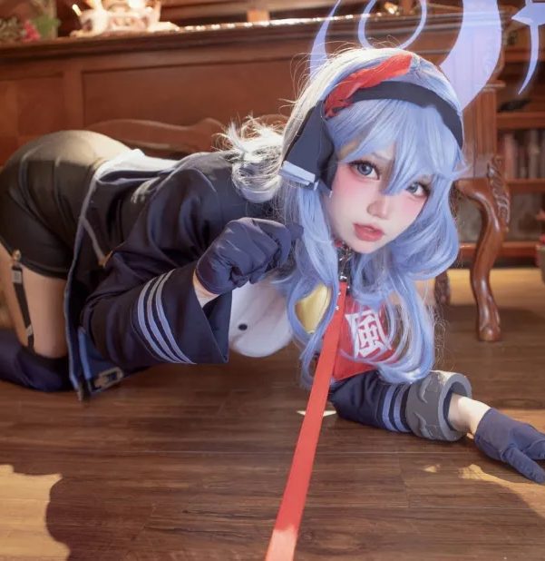 从此鲜花赠自己,纵马踏花向自由