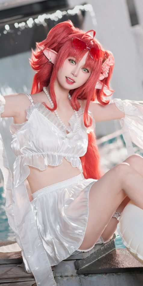 夏日绝美 cosplay 泳装，让你成为海滩焦点