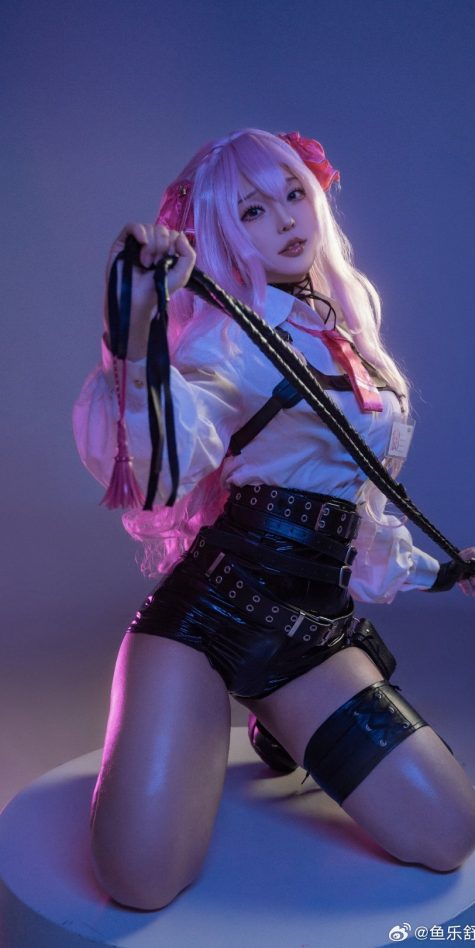 渴望被尤妮 “欺负” 吗？尤妮在这方面可是极为擅长的喔！