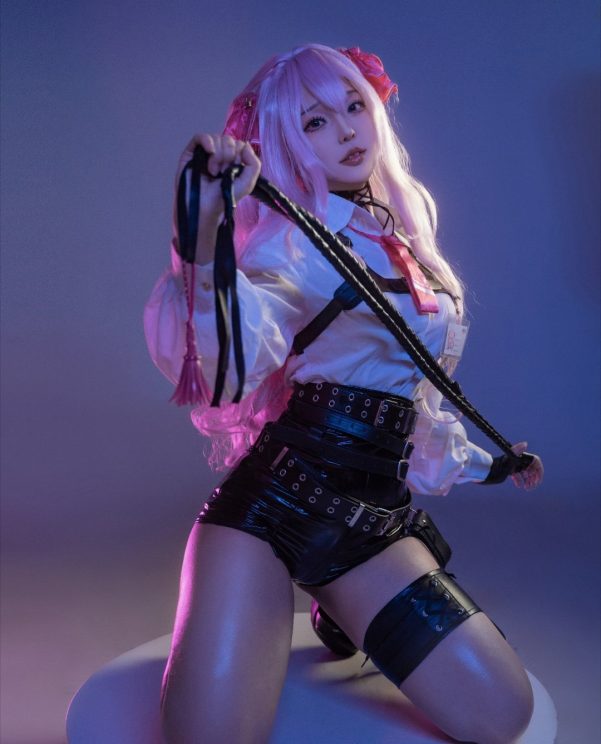 渴望被尤妮 “欺负” 吗?尤妮在这方面可是极为擅长的喔!