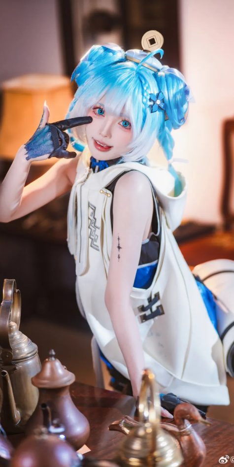 COSPLAY | 浪漫主义者都是暗处迎盛阳的玫瑰