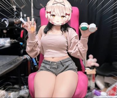 ACG肉大腿火到现实!? 2.5次元Vtuber给出答案