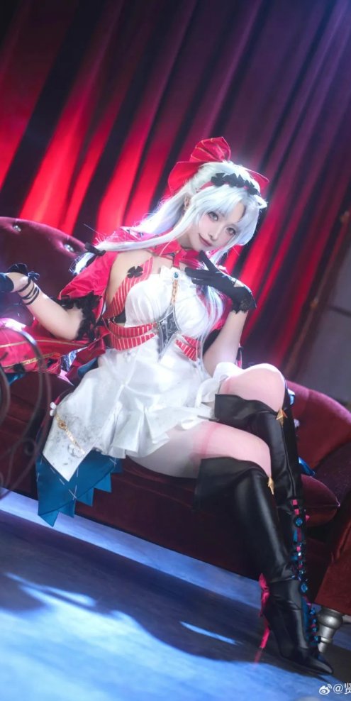 COSPLAY | 人终向前走 花自向阳开