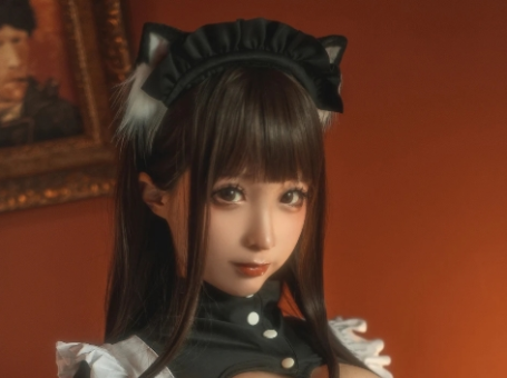 蠢沫沫 – 《仆-女仆》：猫耳与黑白裙摆下的致命吸引力