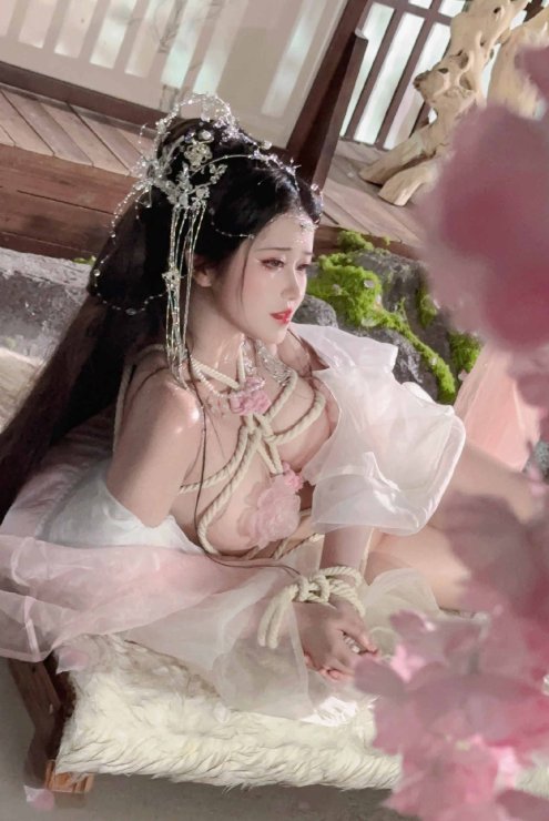 Cosplay | 仙宗的小师姐竟是合欢宗圣女？