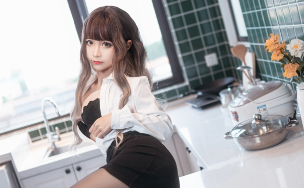 蠢沫沫 – 《制服》：经典与诱惑的完美融合