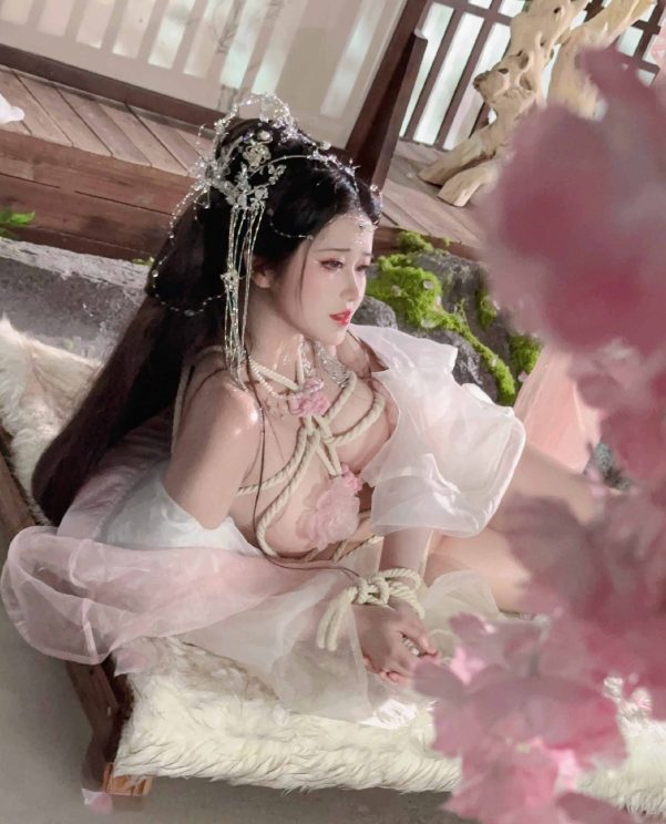Cosplay | 仙宗的小师姐竟是合欢宗圣女？