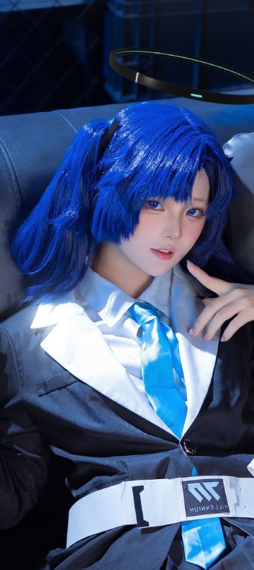 Cosplay | 精打细算 扶眼镜 蔚蓝档案 早濑优香