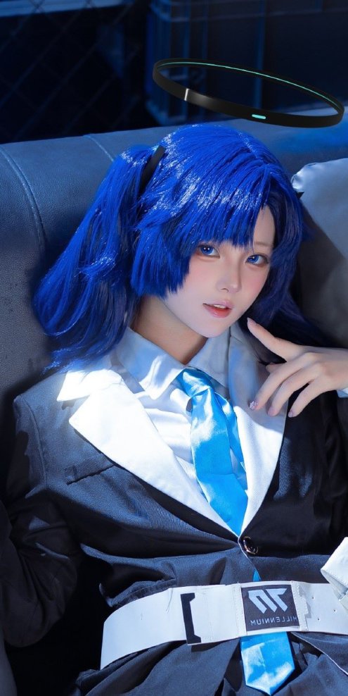 Cosplay | 精打细算 扶眼镜 蔚蓝档案 早濑优香