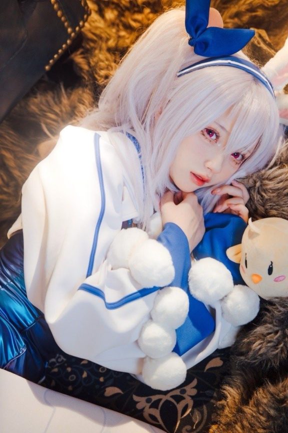 Cosplay | 兔兔耳朵立起来很好摸…？碧蓝航线